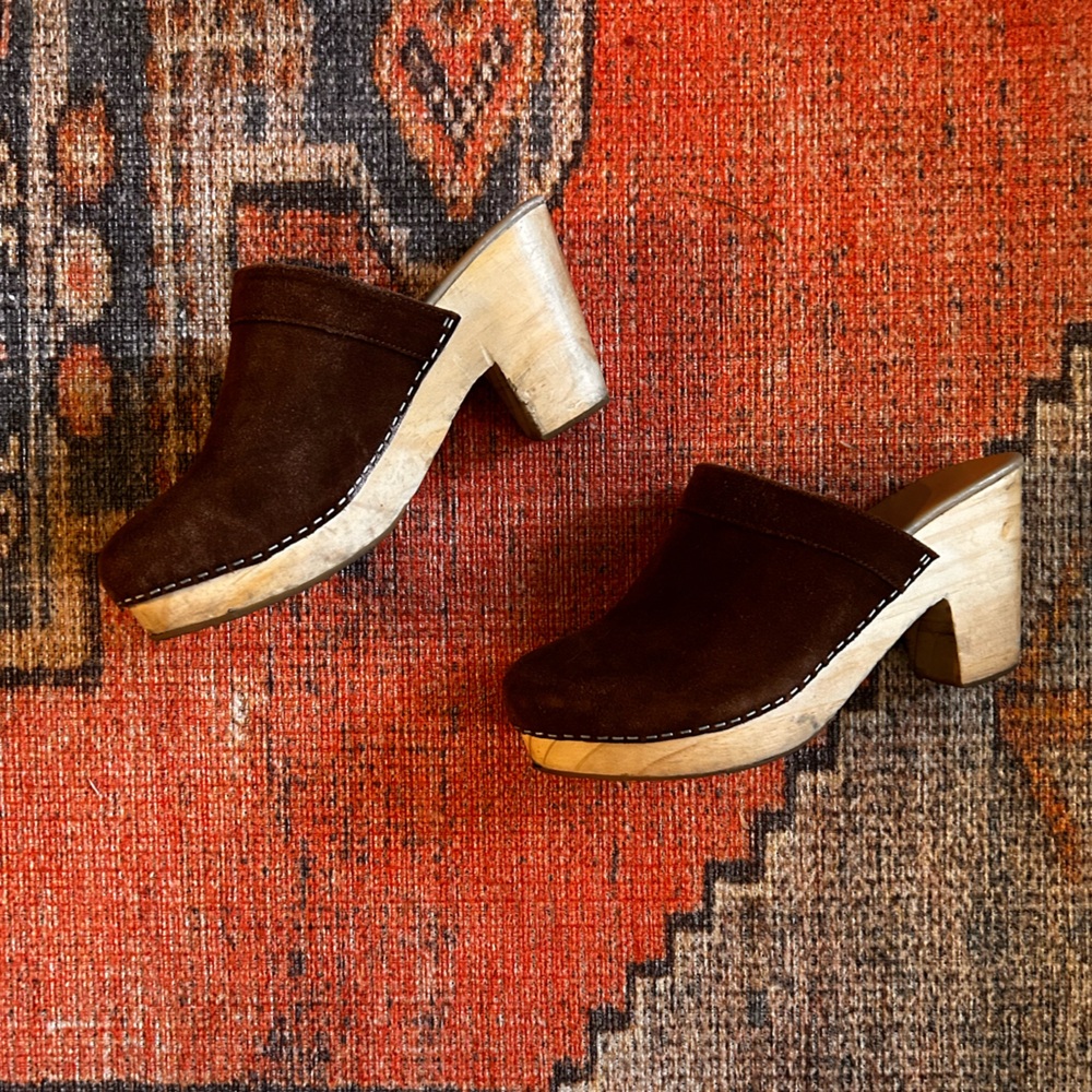 Free people brown suede clog